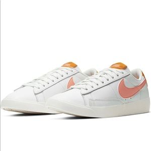 Nike blazer low SE Sneaker SZ 8.5